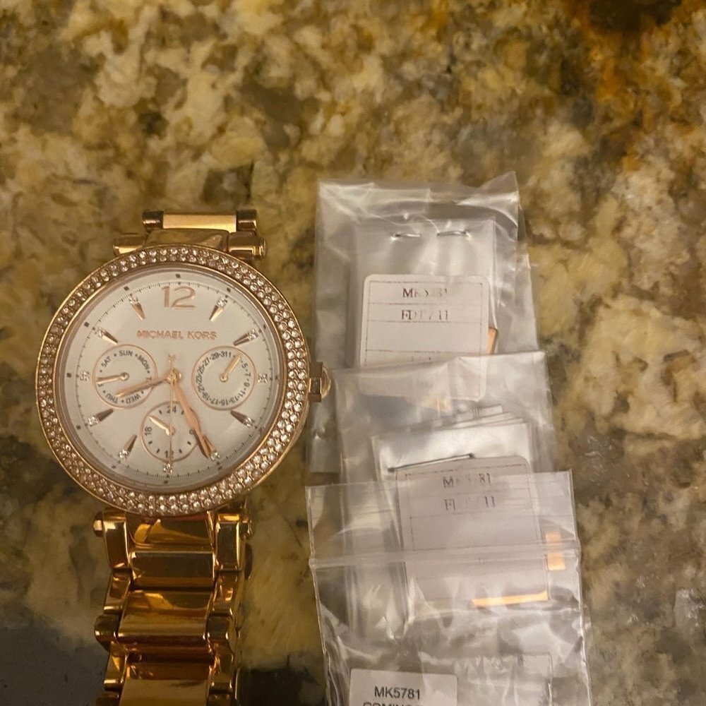 Michael Kors Rose Gold & Crystals Ladies Watch Extra Links &Working - Picture 10 of 11